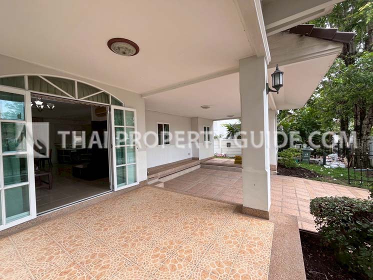 House with Shared Pool in Other 